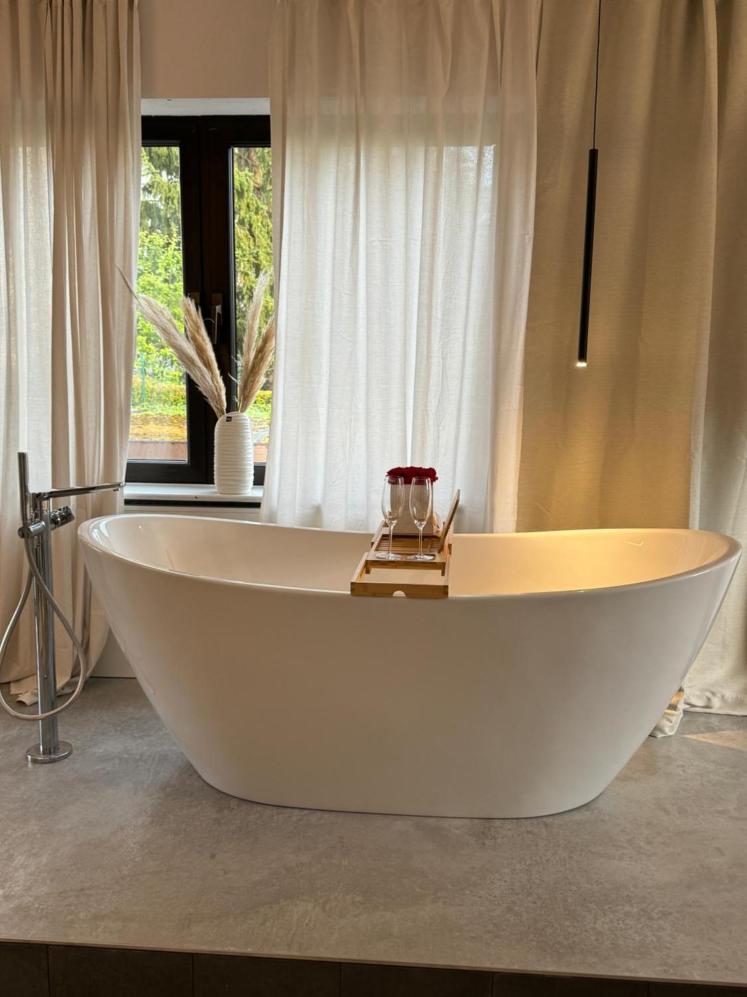 Apartmán Leonardo Wuerzburg I Freistehende Badwanne Exteriér fotografie
